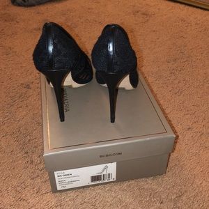 BCBG MA-ORIEN lace pumps 7M